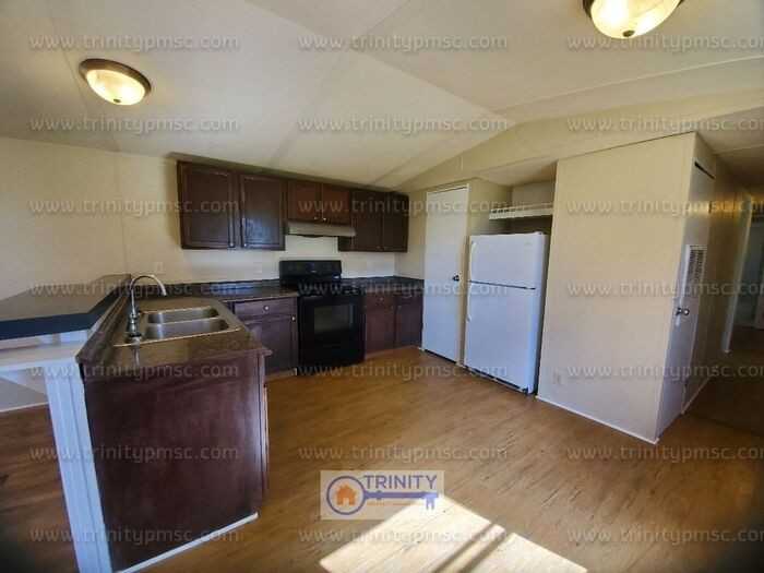 106 Vaughn Dr - Photo 4 of 13
