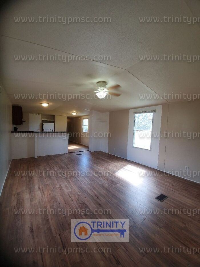 106 Vaughn Dr - Photo 6 of 13