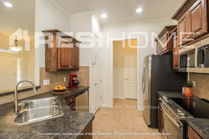 509 Crestland Dr - Photo 2 of 18