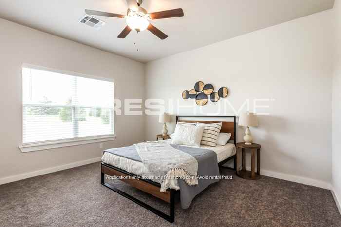8112 Brighton Ave - Photo 7 of 18