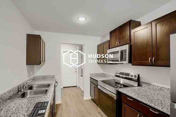 1707 Miles Blvd - Photo 5 of 14