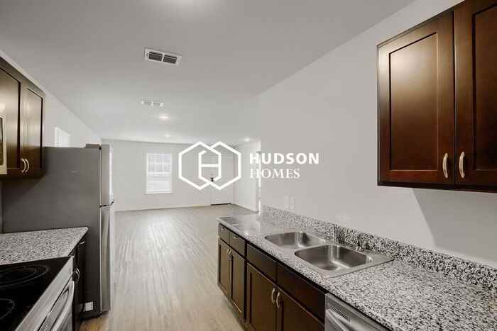 1707 Miles Blvd - Photo 6 of 14