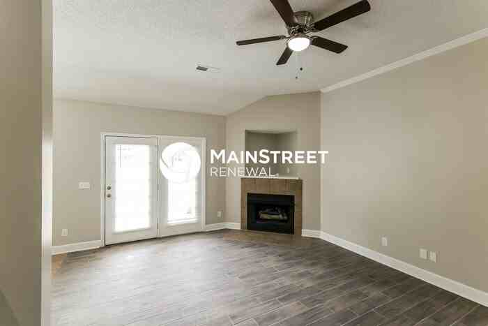 13923 Highland Pointe Dr - Photo 4 of 16