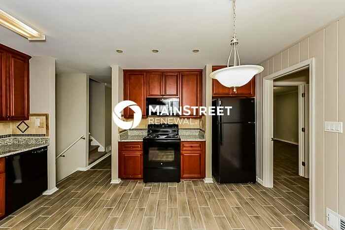 5749 Cypress Ct - Photo 5 of 17