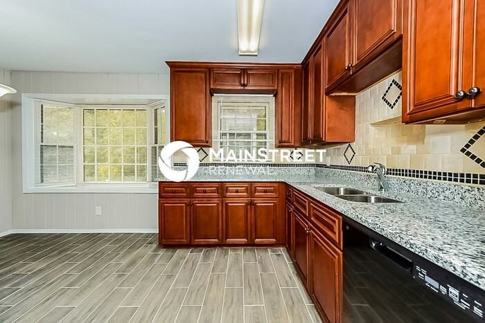 5749 Cypress Ct - Photo 6 of 17