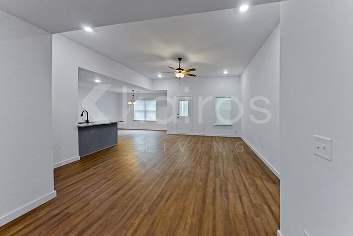 142 Hughes Dr - Photo 2 of 21
