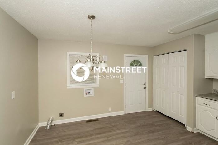 1320 Glenwood St Nw - Photo 4 of 16