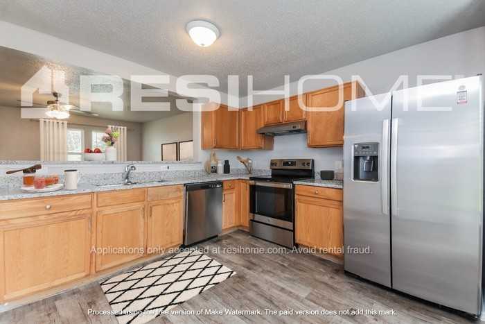 1703 Red Cloud Dr - Photo 4 of 19