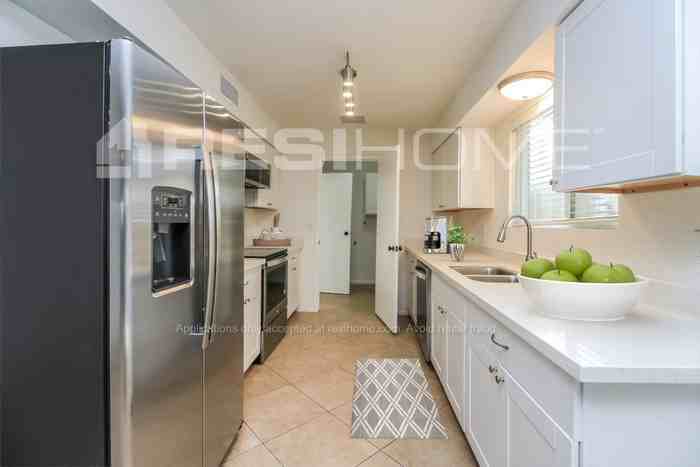 610 W Emelita Ave - Photo 2 of 18