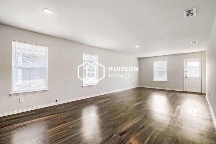 418 Shorty St - Photo 2 of 13