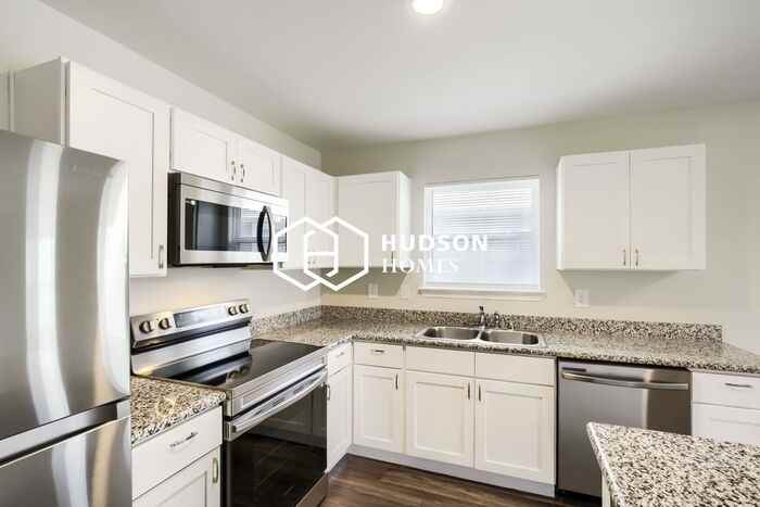 418 Shorty St - Photo 5 of 13