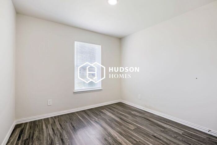 418 Shorty St - Photo 6 of 13