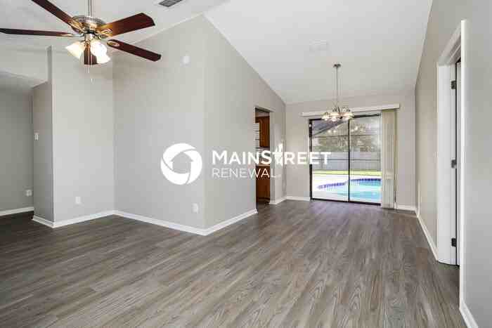 24 Bradford Ct - Photo 3 of 16
