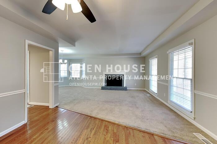 1746 Charrington Way - Photo 5 of 21