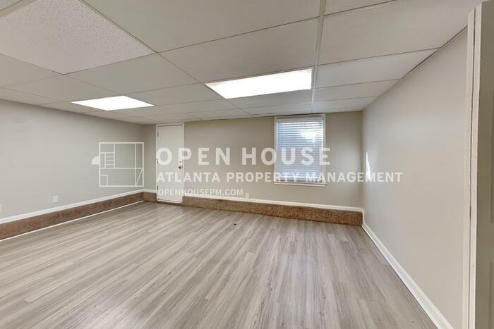 1746 Charrington Way - Photo 6 of 21