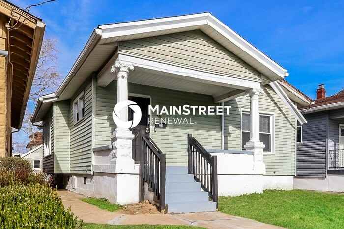 100 N Longworth Ave - Photo 3 of 16
