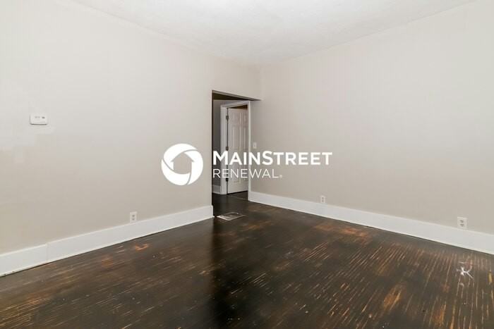 100 N Longworth Ave - Photo 5 of 16