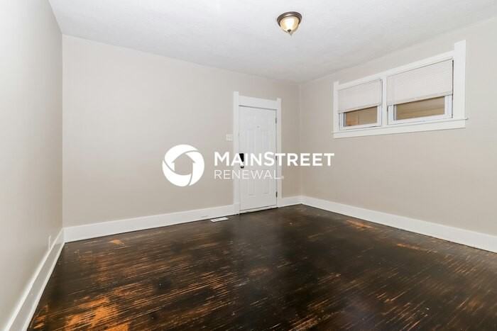 100 N Longworth Ave - Photo 6 of 16
