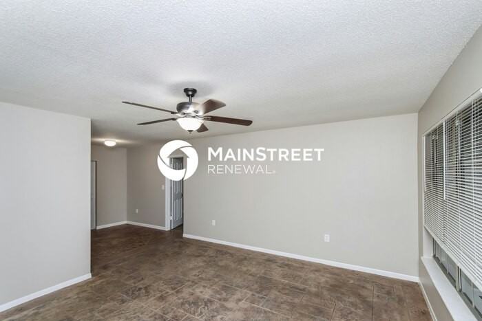 862 Lance St - Photo 4 of 15
