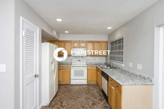 862 Lance St - Photo 6 of 15