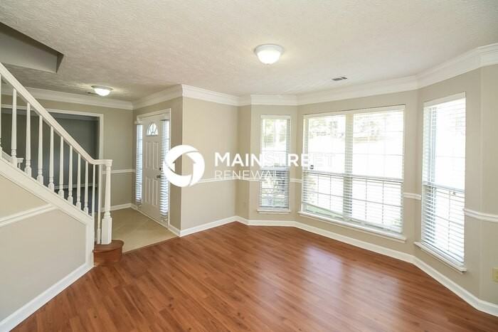 8535 Glenwoods Dr - Photo 5 of 17