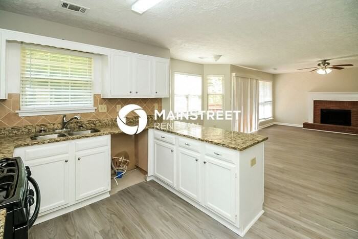 8535 Glenwoods Dr - Photo 7 of 17