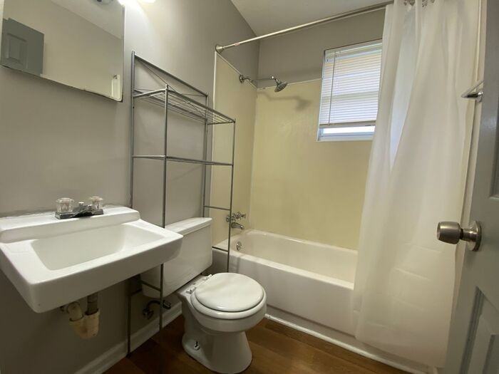 2312 Northview Ave #A - Photo 2 of 20