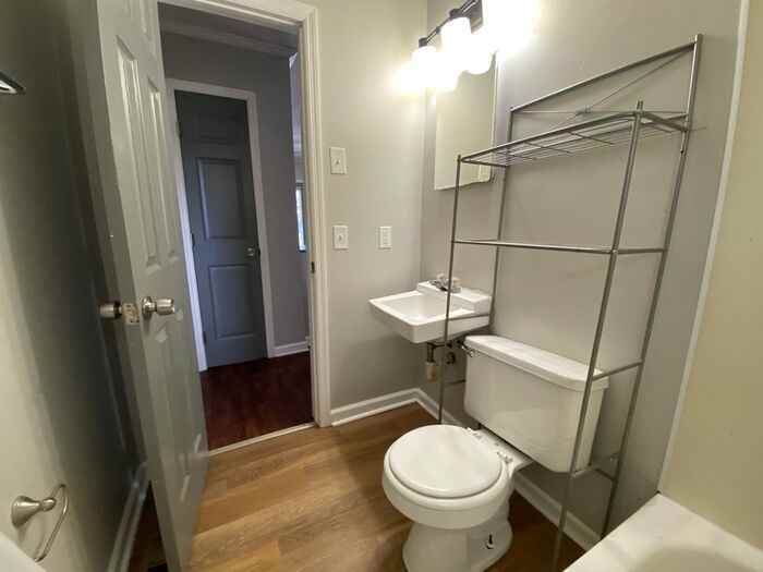 2312 Northview Ave #A - Photo 3 of 20