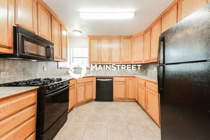 1105 Chimneyrock Trl - Photo 6 of 15