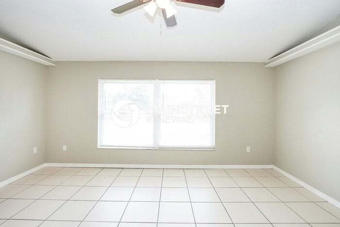 548 Winer Ave Sw - Photo 4 of 16