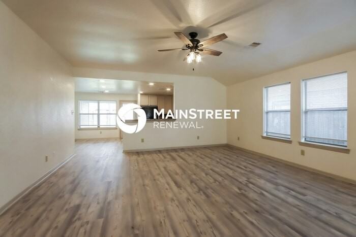 21625 Hackamore Ct - Photo 4 of 16