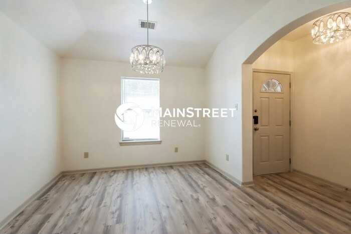 21625 Hackamore Ct - Photo 6 of 16
