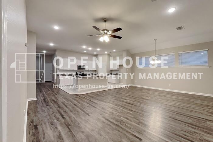 1260 Meridian Dr - Photo 4 of 20
