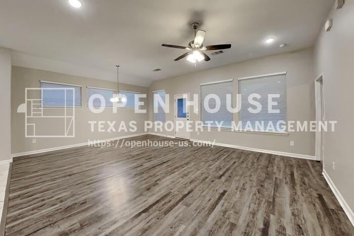 1260 Meridian Dr - Photo 5 of 20