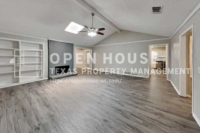 1306 Pinon Dr - Photo 4 of 24