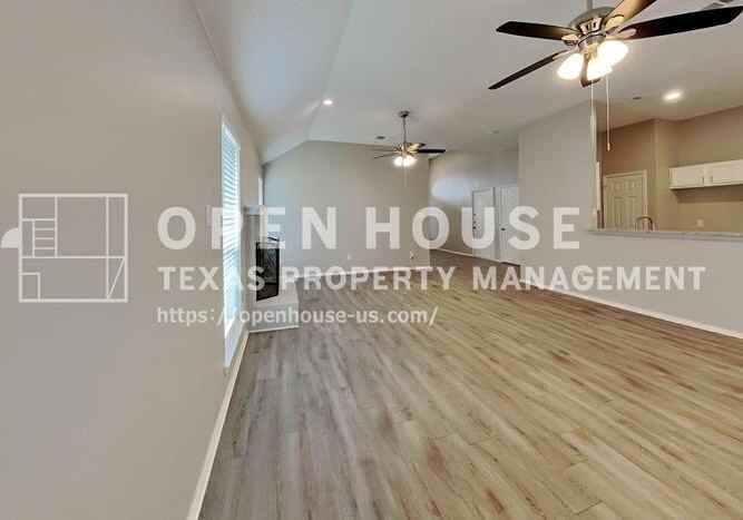 511 Brazos St - Photo 4 of 20