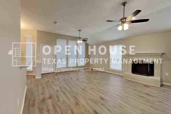 511 Brazos St - Photo 5 of 20
