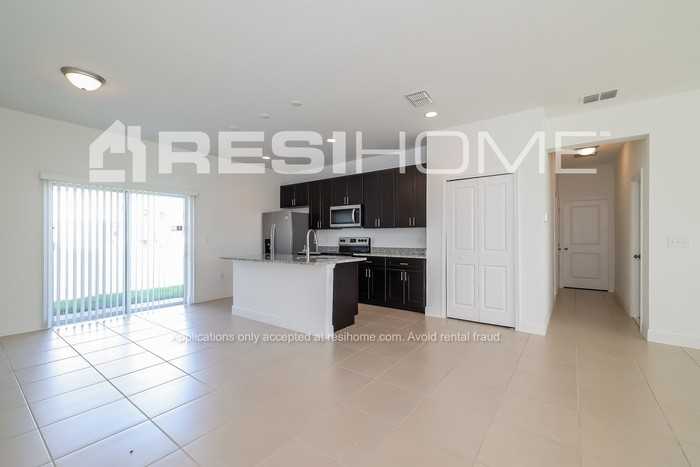 1925 Drum Dr - Photo 4 of 24