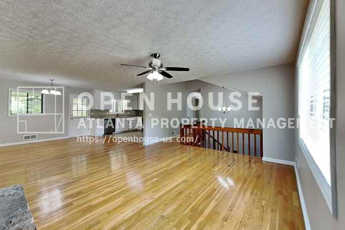 151 Castleair Dr Ne - Photo 5 of 23