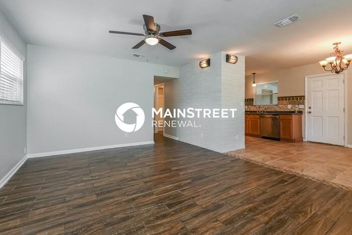 11734 Cape Horn Ave - Photo 3 of 16