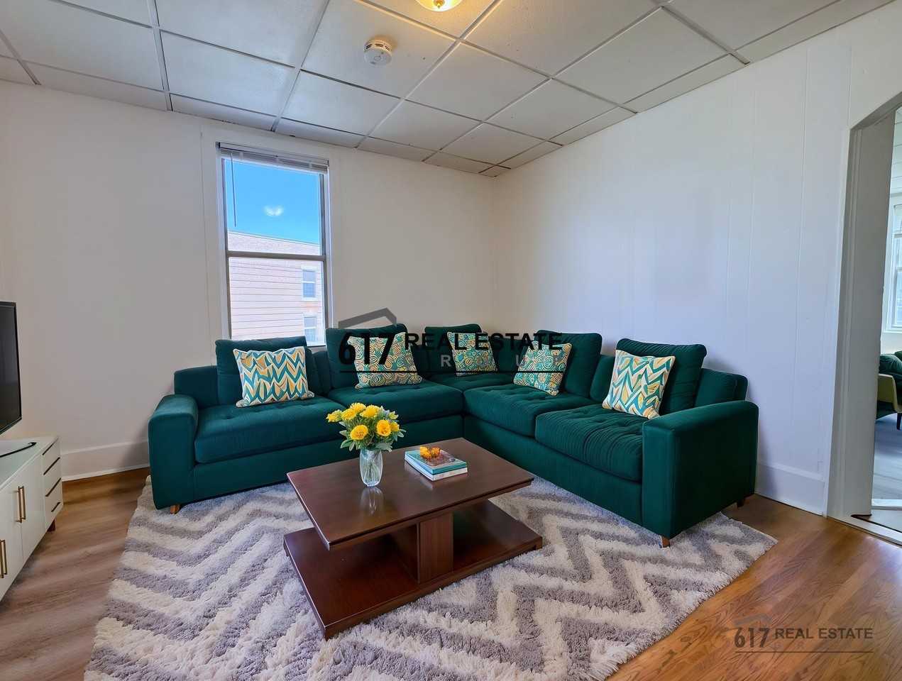 235 E Eagle St #3
