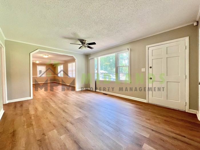 202 Partridge Dr - Photo 5 of 39
