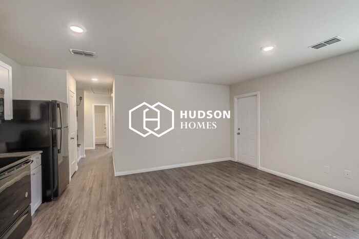 417 Meander St - Photo 4 of 12