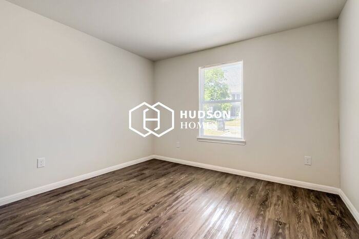 417 Meander St - Photo 7 of 12