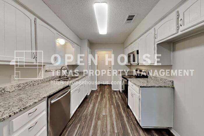 1522 Clover Hill Rd - Photo 6 of 20