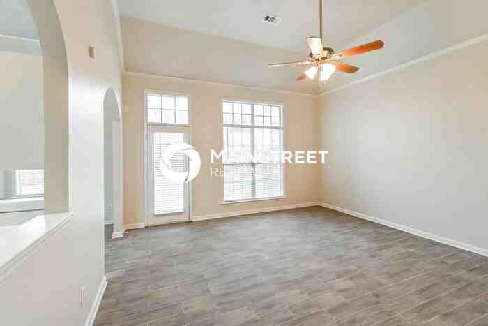 9161 Chastain Pl - Photo 4 of 16