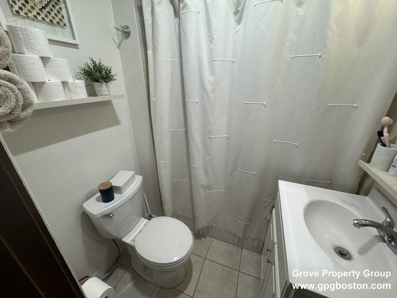 478 E 7th St #2 - Photo 3 of 6