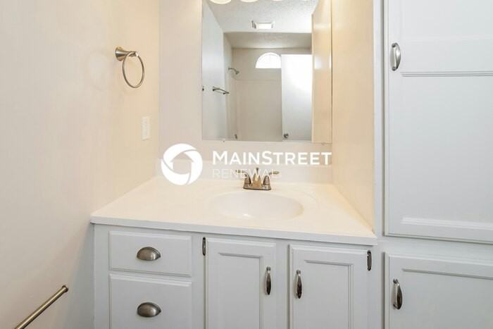 5912 Montina Rd - Photo 7 of 15