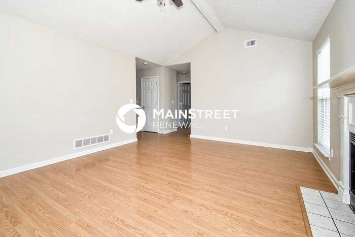 10111 Greenfield Woods Cir - Photo 3 of 16
