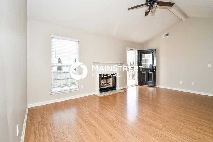 10111 Greenfield Woods Cir - Photo 4 of 16